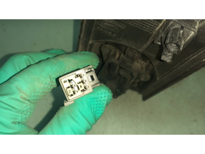 Recambio de retrovisor derecho para ford focus lim. (cb4) referencia OEM IAM E9014292  ELECTRICO