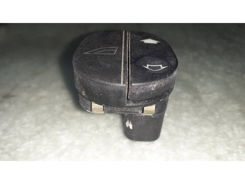 Recambio de mando elevalunas delantero derecho para ford fiesta berl./courier si referencia OEM IAM 96FG14529AD 429361 03153410