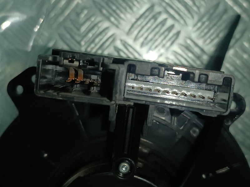 Recambio de anillo airbag para chevrolet cruze lt referencia OEM IAM 25947774 25849366 C68049XF