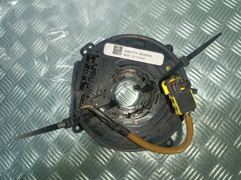 Recambio de anillo airbag para chevrolet cruze lt referencia OEM IAM 25947774 25849366 C68049XF