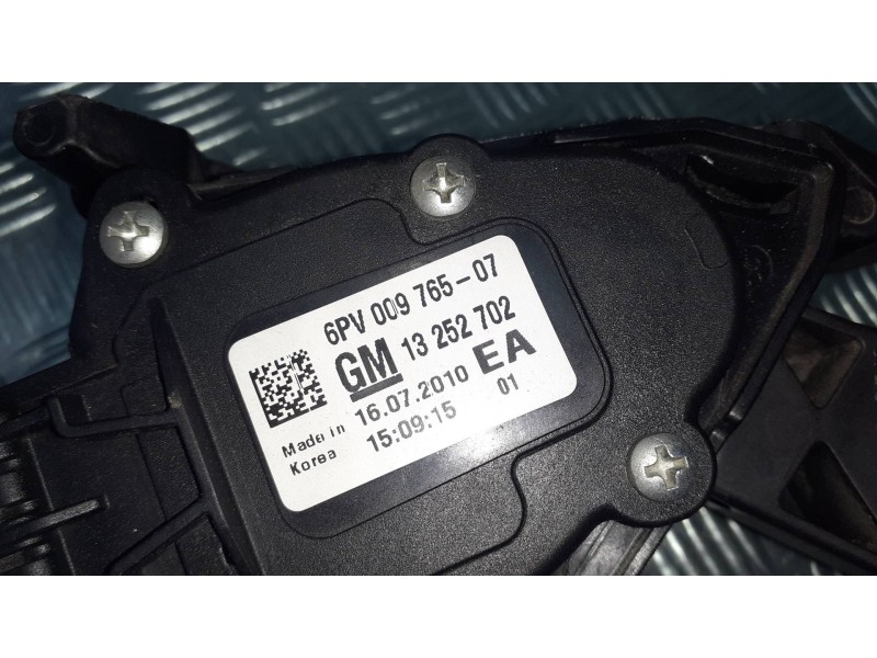 Recambio de pedal acelerador para chevrolet cruze lt referencia OEM IAM 13252702  6PV00976507