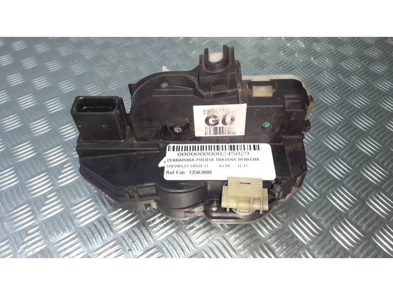 Recambio de cerradura puerta trasera derecha para chevrolet cruze lt referencia OEM IAM 13503808  