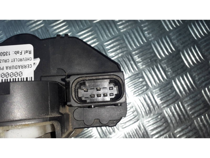 Recambio de cerradura puerta trasera derecha para chevrolet cruze lt referencia OEM IAM 13503808  