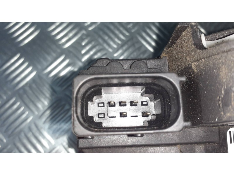 Recambio de cerradura puerta delantera derecha para chevrolet cruze lt referencia OEM IAM 13503802  