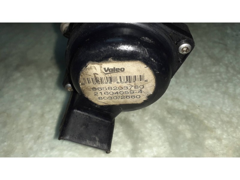 Recambio de valvula egr para peugeot 207 confort referencia OEM IAM 9658203780 216040594 CONECTOR 5 PINES