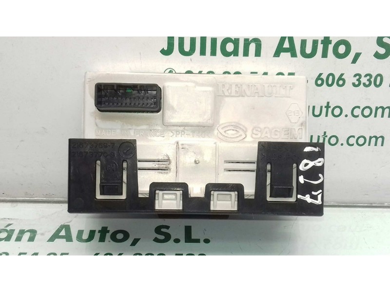 Recambio de pantalla multifuncion para renault megane ii berlina 5p dynamique referencia OEM IAM 8200350498A  