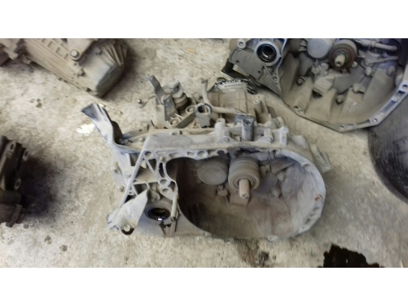 Recambio de caja cambios para nissan almera (n16/e) acenta referencia OEM IAM JR5106  