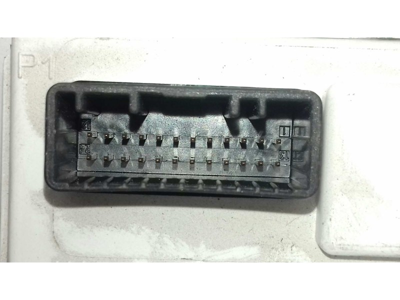 Recambio de pantalla multifuncion para renault megane ii berlina 5p dynamique referencia OEM IAM 8200350498A  