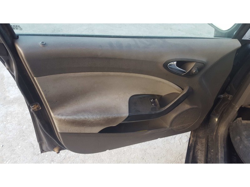 seat ibiza (6j5) del año 2008