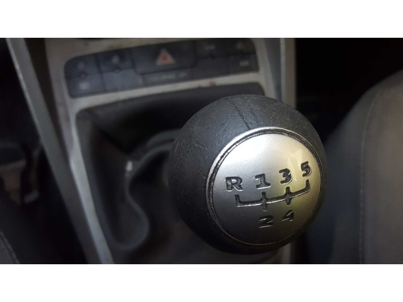 seat ibiza (6j5) del año 2008