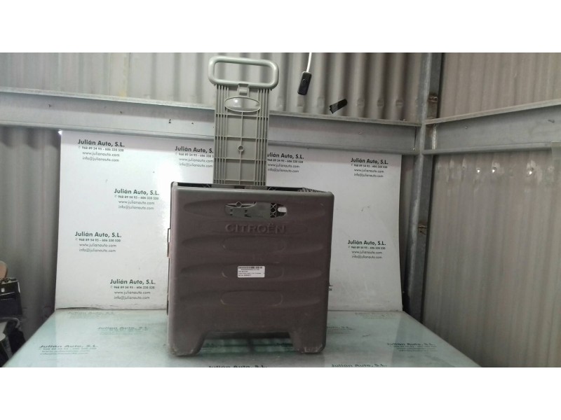 Recambio de tapa maletero para citroen xsara picasso 1.6 hdi 110 exclusive referencia OEM IAM 9638536077  CARRO