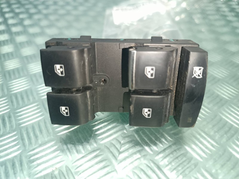 Recambio de mando elevalunas delantero izquierdo para chevrolet cruze lt referencia OEM IAM 20917577  CONECTOR 8 PINES