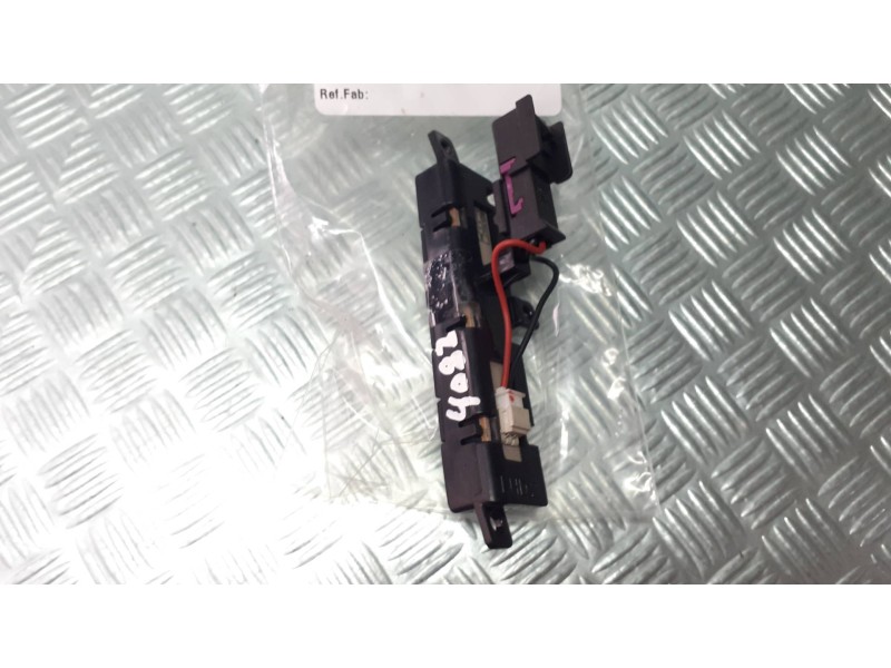 Recambio de interruptor para chevrolet cruze lt referencia OEM IAM  CONECTOR 2 PINES PALANCA CAMBIO