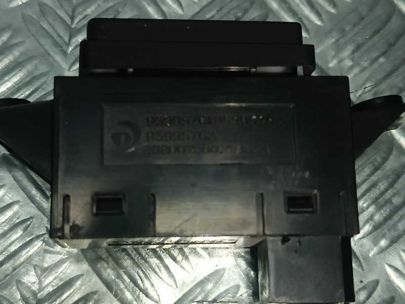 Recambio de interruptor para chevrolet cruze lt referencia OEM IAM 95995761 95994763 ESP