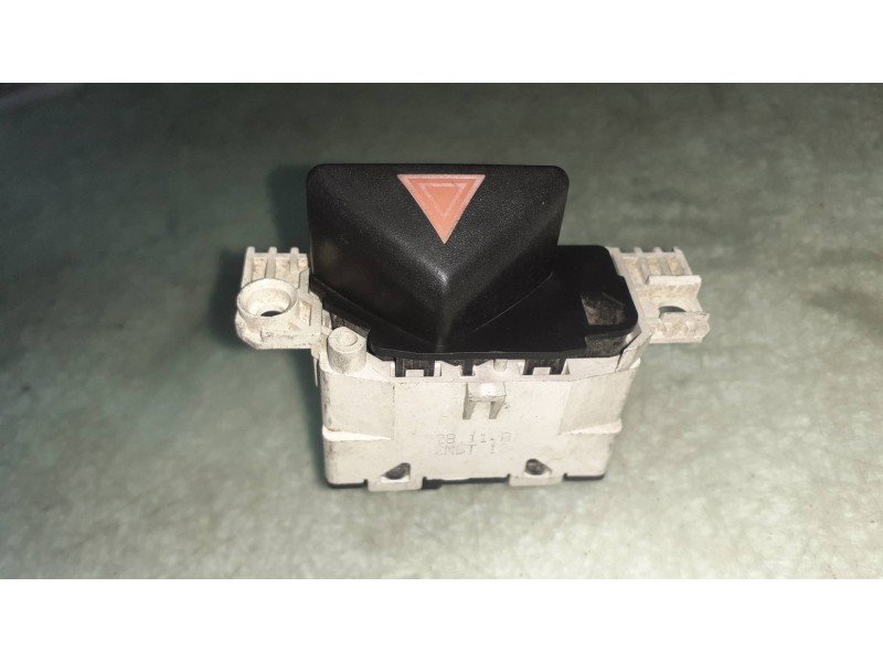 Recambio de warning para ford focus berlina (cak) trend referencia OEM IAM 2M5T13A350AA  CONECTOR 3 PINES