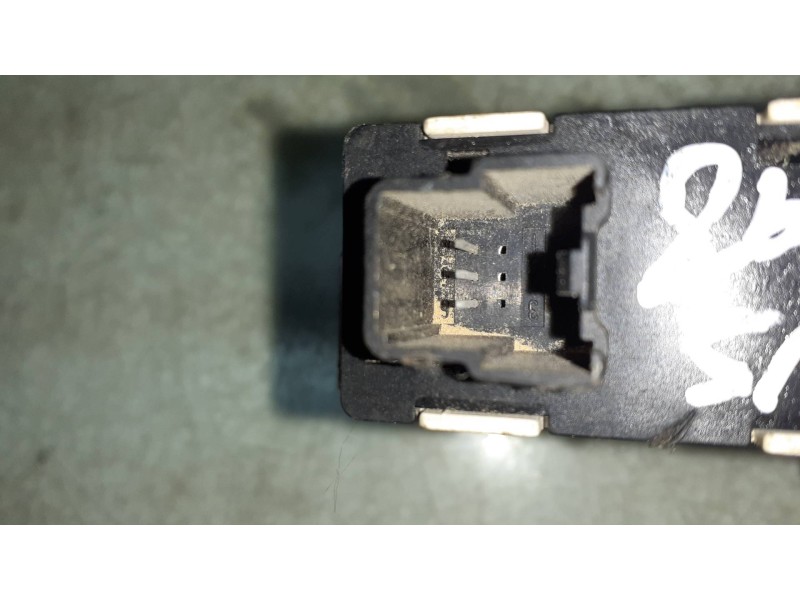 Recambio de warning para ford focus berlina (cak) referencia OEM IAM 2M5T13A350AA  CONECTOR 3 PINES Recambio de warning para ford focus berlina (cak) referencia OEM IAM 2M5T13A350AA  CONECTOR 3 PINES