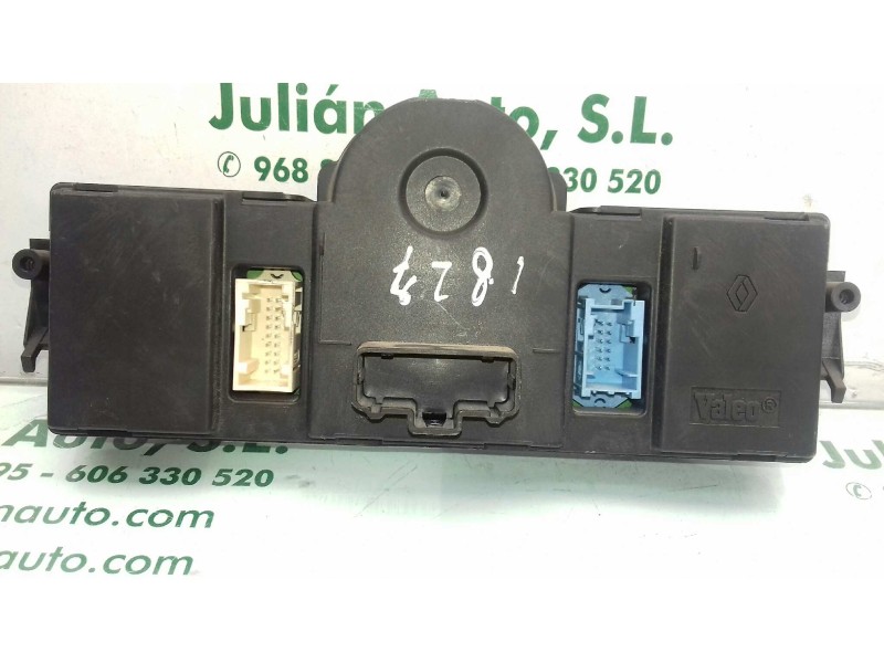Recambio de mando climatizador para renault megane ii berlina 5p dynamique referencia OEM IAM 8200501456  VALEO