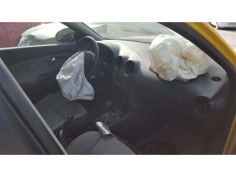 seat ibiza (6l1) del año 2004