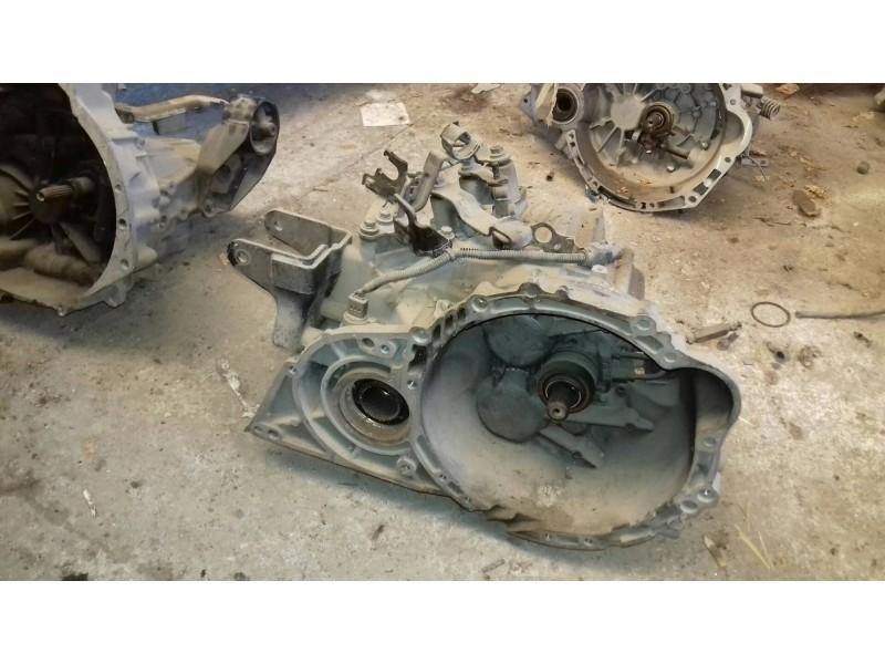 Recambio de caja cambios para hyundai tucson (jm) 2.0 crdi comfort referencia OEM IAM S614JE  6 VELOCIDADES