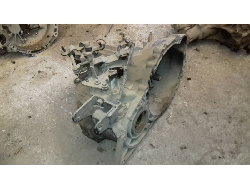 Recambio de caja cambios para hyundai tucson (jm) 2.0 crdi comfort referencia OEM IAM S614JE  6 VELOCIDADES