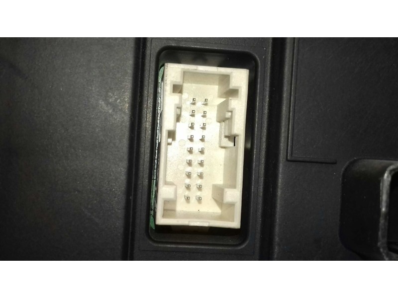 Recambio de mando climatizador para renault scenic ii confort dynamique referencia OEM IAM 8200344842  VALEO