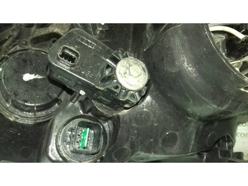 Recambio de faro derecho para kia carens 2.0 crdi ex monovolumen referencia OEM IAM   