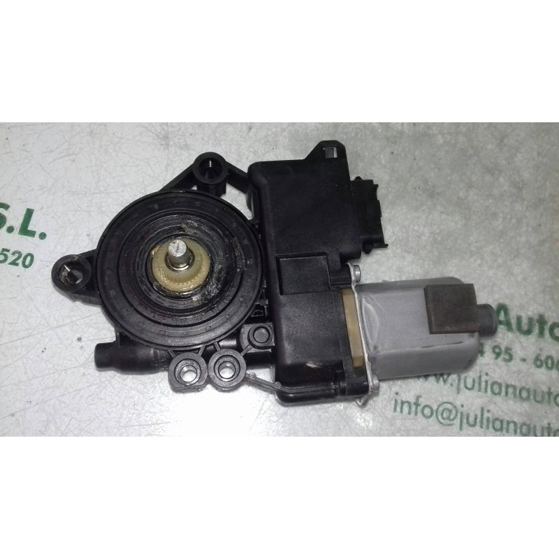 Recambio de motor elevalunas delantero izquierdo para kia carens 2.0 crdi ex monovolumen referencia OEM IAM 1137328325 060212610