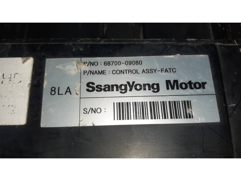 Recambio de mando climatizador para ssangyong kyron 200 xdi limited referencia OEM IAM 6870009080  
