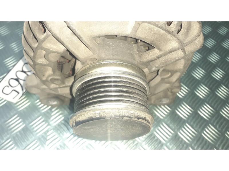 Recambio de alternador para volkswagen touran (1t1) highline referencia OEM IAM 6F903023F BOSCH 140A