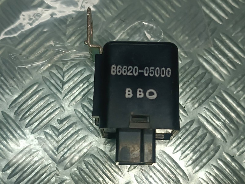 Recambio de rele para ssangyong rexton 270 xdi limited referencia OEM IAM 8662005000  CONECTOR 3 PINES