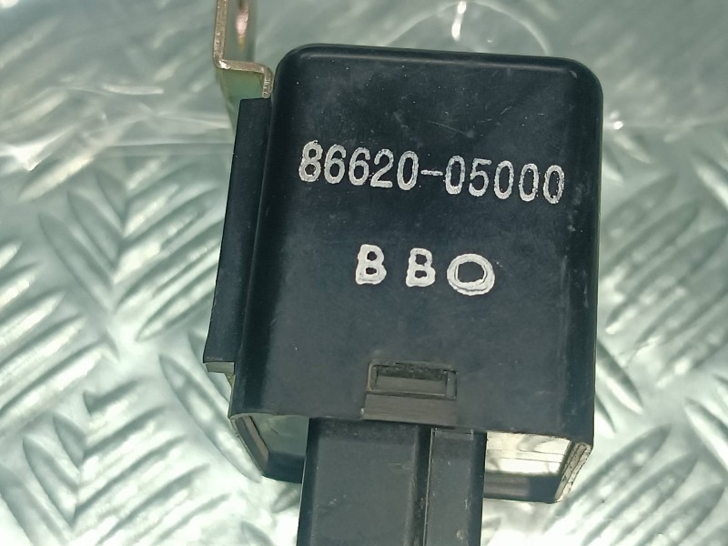 Recambio de rele para ssangyong rexton 270 xdi limited referencia OEM IAM 8662005000  CONECTOR 3 PINES