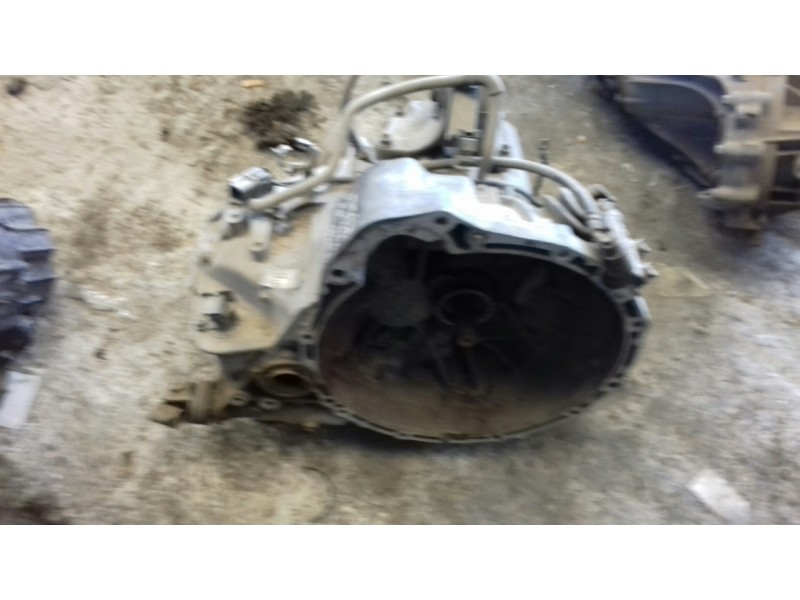 Recambio de caja cambios para nissan almera tino (v10m) ambience referencia OEM IAM 4U107  