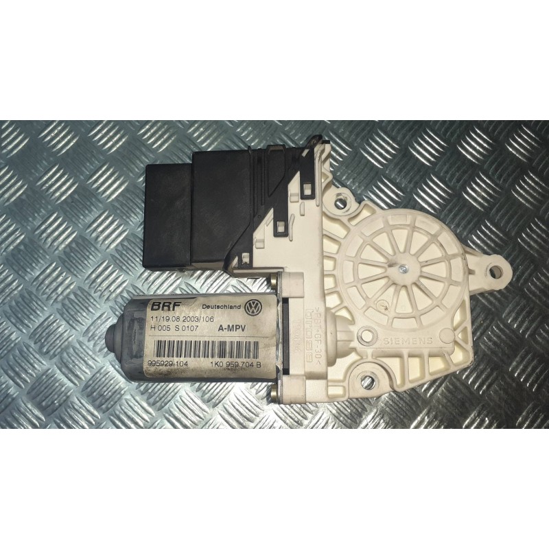 Recambio de motor elevalunas trasero derecho para volkswagen touran (1t1) highline referencia OEM IAM 1K0959704B 993425100 99592