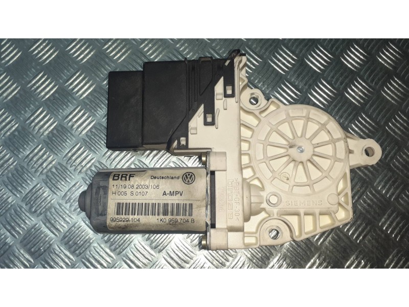 Recambio de motor elevalunas trasero derecho para volkswagen touran (1t1) highline referencia OEM IAM 1K0959704B 993425100 99592