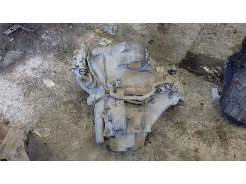 Recambio de caja cambios para nissan almera tino (v10m) ambience referencia OEM IAM 4U107  