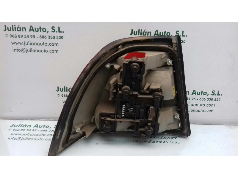 Recambio de piloto trasero derecho para opel vectra b berlina básico (1999) referencia OEM IAM 62145  