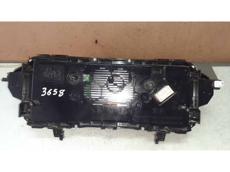 Recambio de cuadro instrumentos para peugeot 3008 allure referencia OEM IAM 5550035208 047602001 
