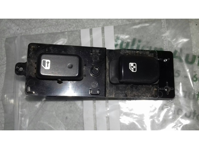 Recambio de mando elevalunas delantero derecho para kia carens 2.0 crdi ex monovolumen referencia OEM IAM 935751D0003W 200002834
