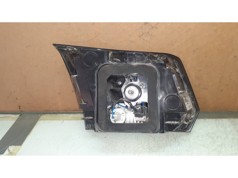 Recambio de piloto trasero derecho interior para peugeot 3008 allure referencia OEM IAM 9810477780 81560201 