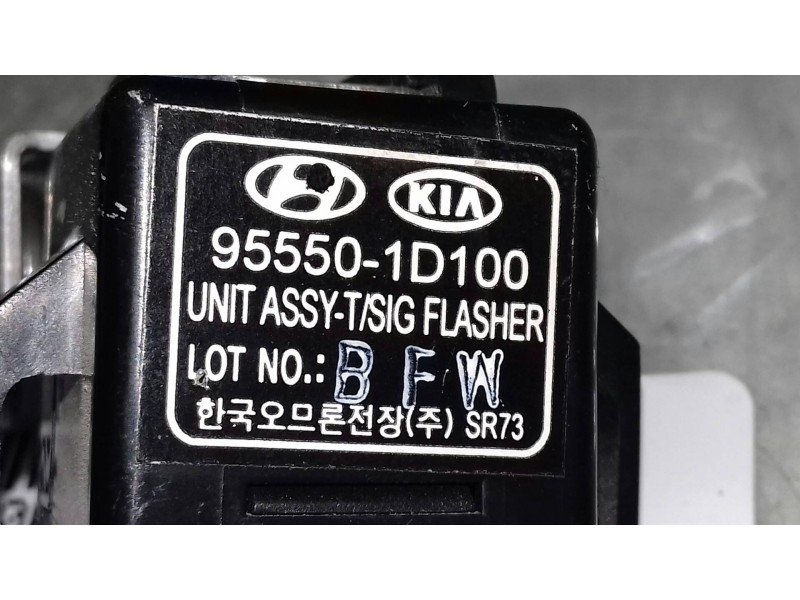 Recambio de rele para kia carens 2.0 crdi ex monovolumen referencia OEM IAM 955501D100 95550 INTERMITENTES