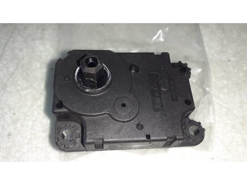 Recambio de motor apertura trampillas climatizador para peugeot 3008 allure referencia OEM IAM A21201700  DENSO