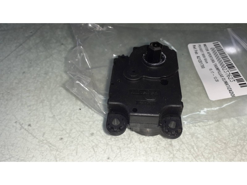 Recambio de motor apertura trampillas climatizador para peugeot 3008 allure referencia OEM IAM A21201700  DENSO