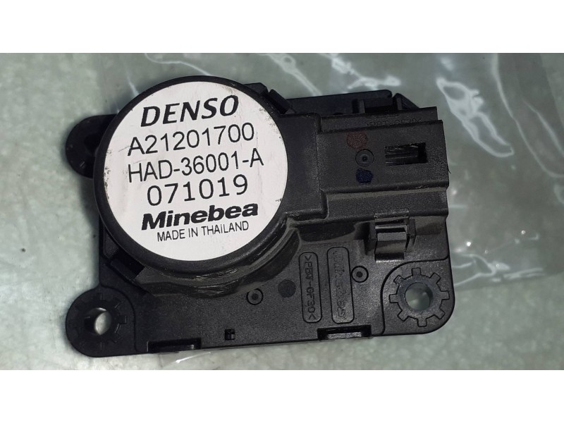 Recambio de motor apertura trampillas climatizador para peugeot 3008 allure referencia OEM IAM A21201700  DENSO