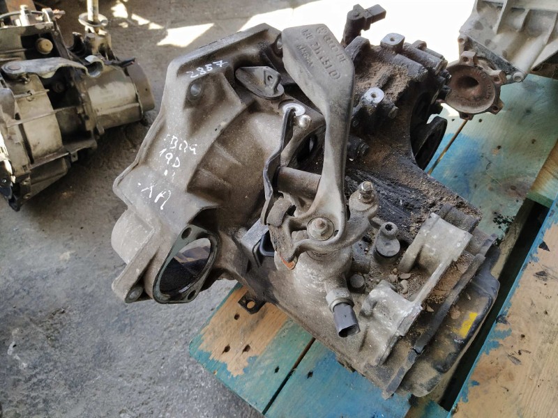 Recambio de caja cambios para seat ibiza (6k1) stella referencia OEM IAM EXA 28091 / 0737 5 VELOCIDADES