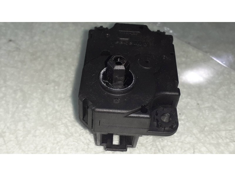 Recambio de motor apertura trampillas climatizador para peugeot 3008 allure referencia OEM IAM A21201700  DENSO