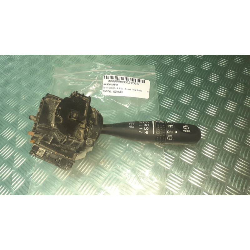 Recambio de mando limpia para toyota corolla (e12) 1.4 linea terra berlina referencia OEM IAM 02290L08 173647 173738