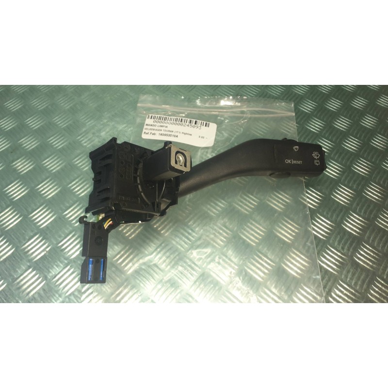 Recambio de mando limpia para volkswagen touran (1t1) highline referencia OEM IAM   65438001