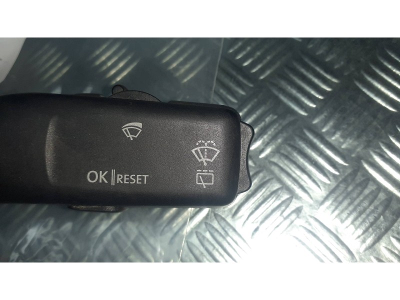 Recambio de mando limpia para volkswagen touran (1t1) highline referencia OEM IAM   65438001