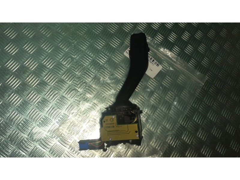 Recambio de mando limpia para volkswagen touran (1t1) highline referencia OEM IAM   65438001