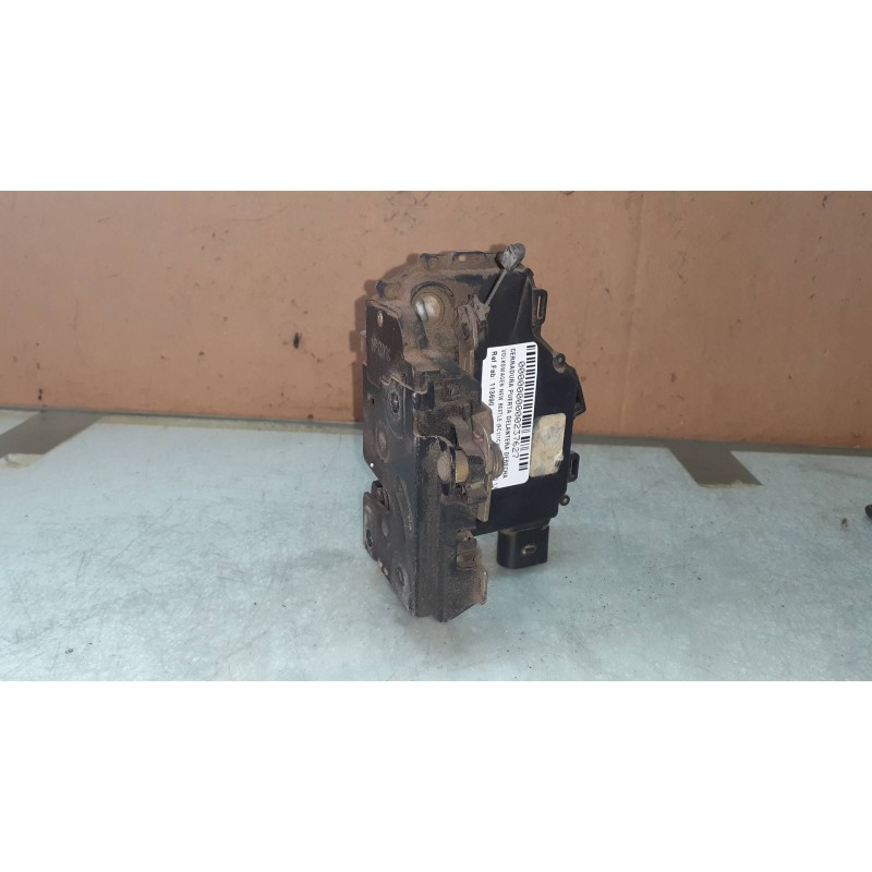 Recambio de cerradura puerta delantera derecha para volkswagen new beetle (9c1/1c1) 1.9 tdi referencia OEM IAM 113690  